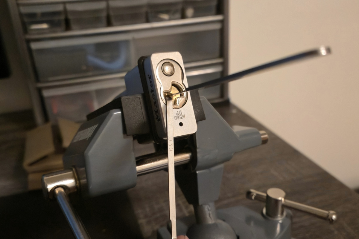 Master Lock Model M530 Single Pin Picked